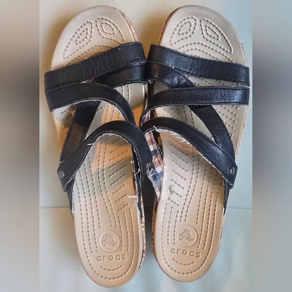 CROCS A-Leigh Womens Size 7 Black Wedge Cork Heel Slip On Strappy Sandals - Picture 10 of 10